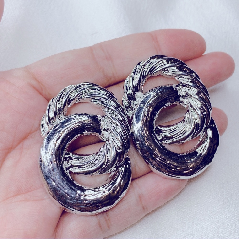 ❤️Seller’s Pick❤️ ❣️$25/3❣️ Exaggerate Sliver Plated Stud Earrings
